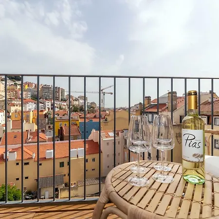 Altido Elegant Deluxe & Altido Luxurious 3-bedroom Apt With Terrace In Intendente Lisbona