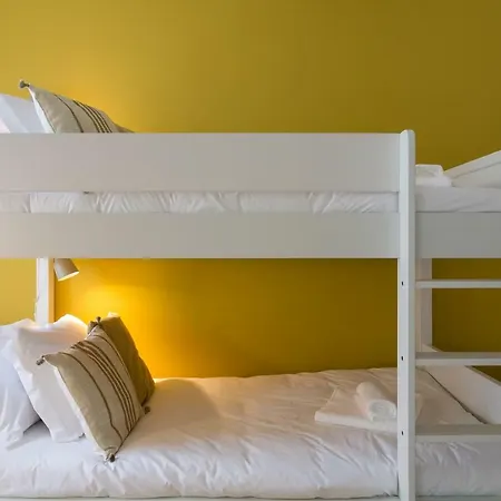 Altido Elegant Deluxe & Altido Luxurious 3-bedroom Apt With Terrace In Intendente Lisbona
