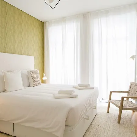 Altido Elegant Deluxe & Altido Luxurious 3-bedroom Apt With Terrace In Intendente Lisbona