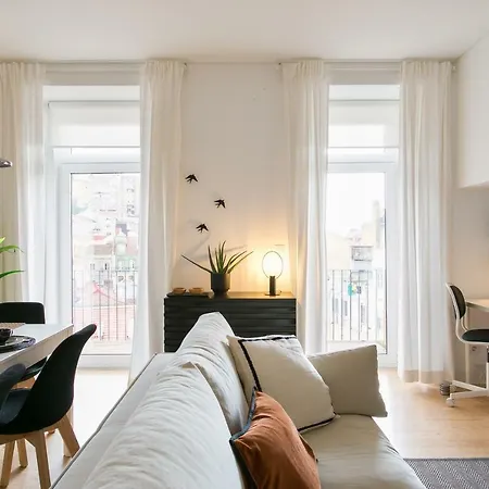 Altido Elegant Deluxe & Altido Luxurious 3-bedroom Apt With Terrace In Intendente Lisbona