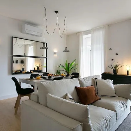 Altido Elegant Deluxe & Altido Luxurious 3-bedroom Apt With Terrace In Intendente Lisbona