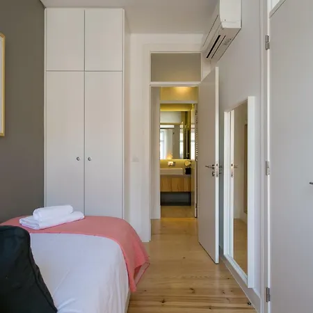 Altido Elegant Deluxe & Altido Luxurious 3-bedroom Apt With Terrace In Intendente