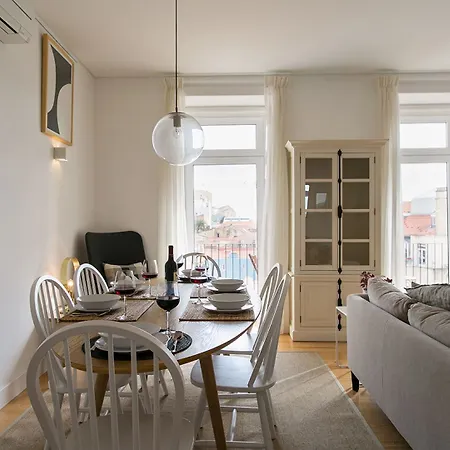 Altido Elegant Deluxe & Altido Luxurious 3-bedroom Apt With Terrace In Intendente