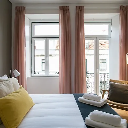 Altido Elegant Deluxe & Altido Luxurious 3-bedroom Apt With Terrace In Intendente