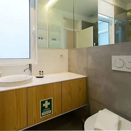 Altido Elegant Deluxe & Altido Luxurious 3-bedroom Apt With Terrace In Intendente Appartamento Lisbona